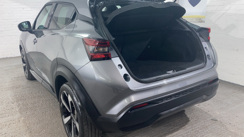 Nissan Juke 1.0 DiG-T 114 N-Connecta 5dr Petrol Hatchback